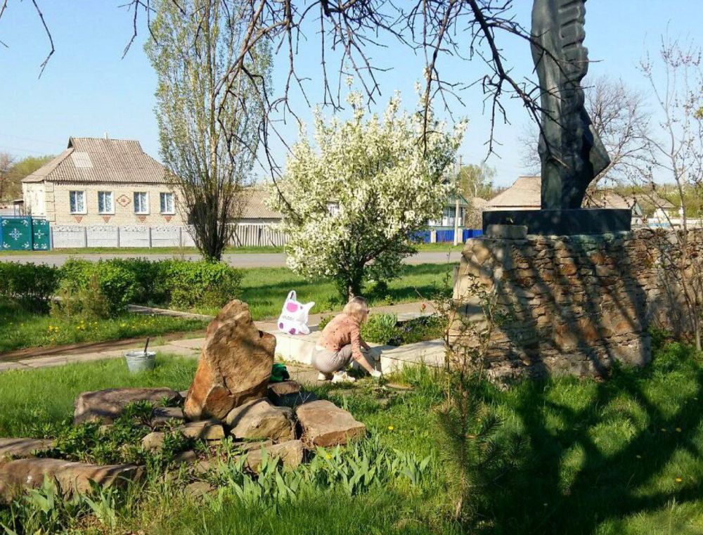 Хоть эта рабочая неделя выдалась короткой, но в селе Ребриково не сидят на месте Хоть эта рабочая неделя выдалась короткой, но в селе Ребриково не сидят на месте
