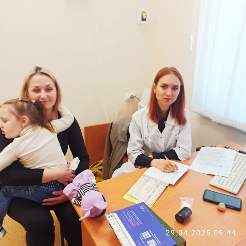 Специалисты ЛРДКБ провели профосмотр 300 - та детей в Меловском районе Специалисты ЛРДКБ провели профосмотр 300 - та детей в Меловском районе