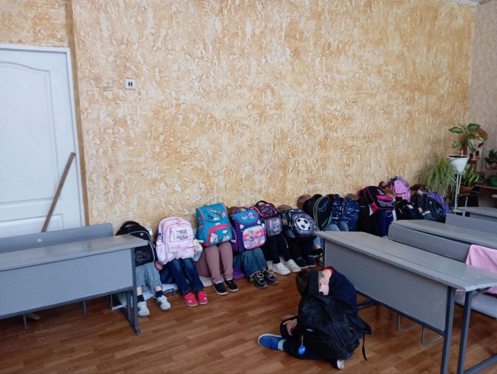 Школьники Краснодонщины приняли участие в антитеррористических учениях Школьники Краснодонщины приняли участие в антитеррористических учениях