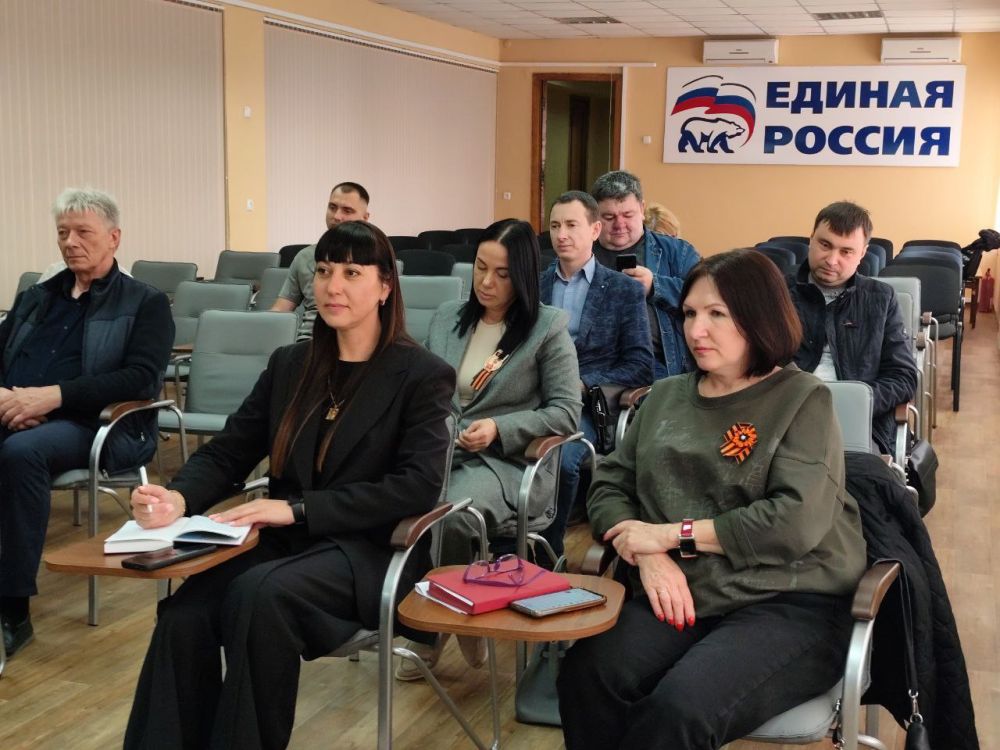 В Совете городского округа город Красный Луч состоялся депутатский час В Совете городского округа город Красный Луч состоялся депутатский час