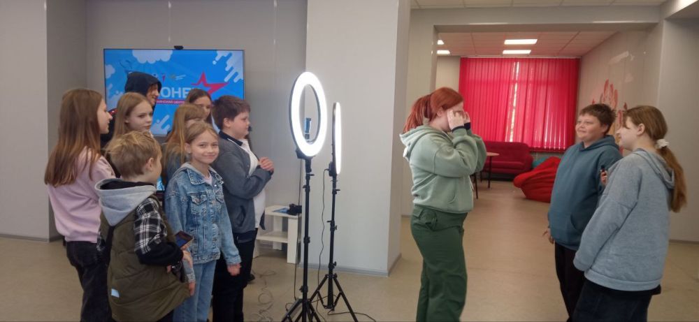 В целях формирования медиакомпетенций обучающихся общеобразовательных организаций, в рамках реализации концепции организации воспитательной работы с учётом регионального компонента "Луганской характер", воспитанники ГБУ ДО... В целях формирования медиакомпетенций обучающихся общеобразовательных организаций, в рамках реализации концепции организации воспитательной работы с учётом регионального компонента "Луганской характер", воспитанники ГБУ ДО...