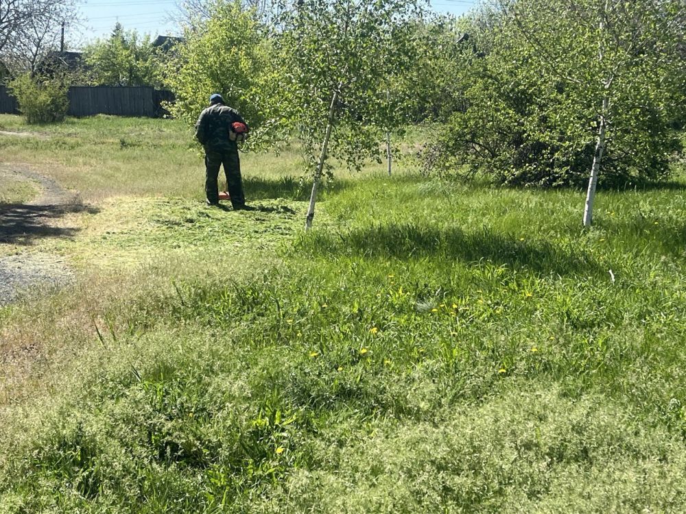 В пгт. Софиевский продолжается активное благоустройство территории возле отдела жизнеобеспечения посёлка и прилегающих зон В пгт. Софиевский продолжается активное благоустройство территории возле отдела жизнеобеспечения посёлка и прилегающих зон