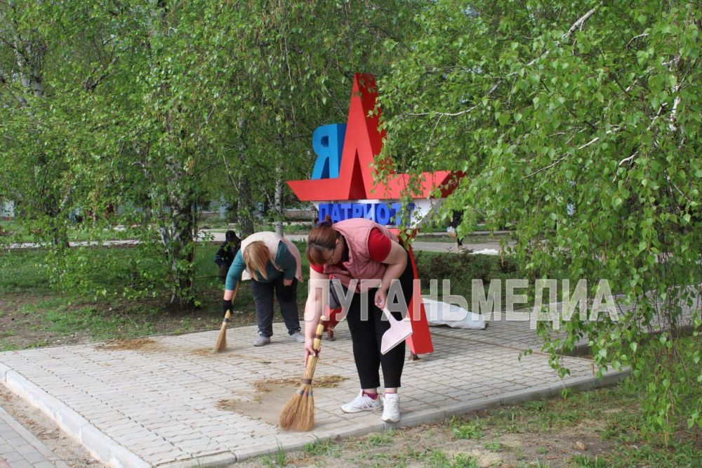 Жители Кировска присоединились к Всероссийскому субботнику Жители Кировска присоединились к Всероссийскому субботнику