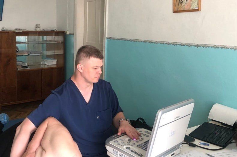 Врачи из Красноярского края провели выездной приём пациентов в пгт Шахтёрский Врачи из Красноярского края провели выездной приём пациентов в пгт Шахтёрский