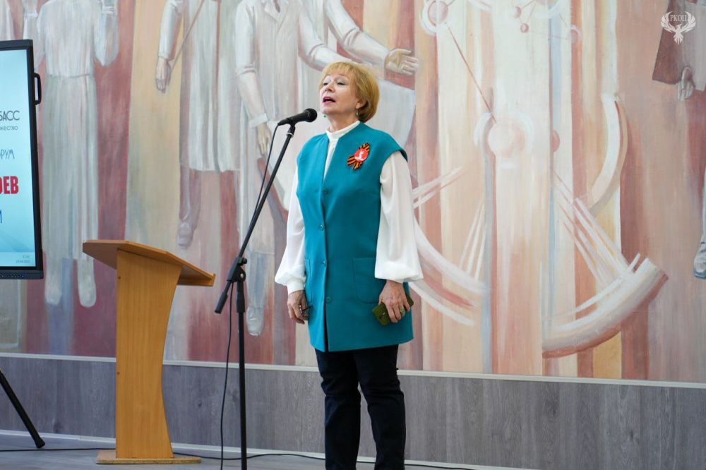 В Луганске состоялся межрегиональный патриотический форум «Донбасс – земля героев. Исторические параллели» В Луганске состоялся межрегиональный патриотический форум «Донбасс – земля героев. Исторические параллели»