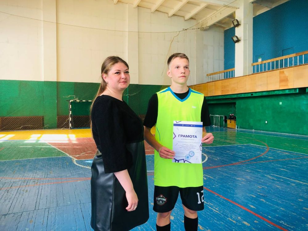 В Спортивном комплексе «Юбилейный» состоялись соревнования по мини-футболу среди сборных команд юношей старшей возрастной В Спортивном комплексе «Юбилейный» состоялись соревнования по мини-футболу среди сборных команд юношей старшей возрастной