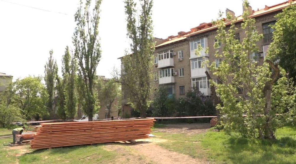 В рамках специального инфраструктурного проекта Тюменская область проводит капитальный ремонт кровель многоквартирных жилых домов Краснодонского муниципального округа В рамках специального инфраструктурного проекта Тюменская область проводит капитальный ремонт кровель многоквартирных жилых домов Краснодонского муниципального округа