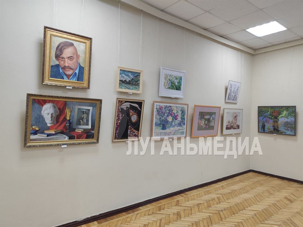 В Галерее искусств Луганского художественного музея состоялось открытие большого Вернисажа, посвящённого 80-летию Великой Победы В Галерее искусств Луганского художественного музея состоялось открытие большого Вернисажа, посвящённого 80-летию Великой Победы