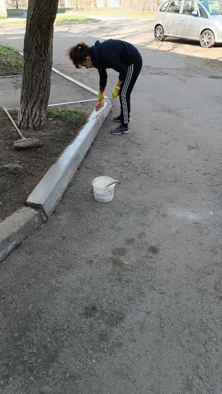 Работниками МУП «РЭК» ежедневно проводятся работы по обслуживанию домов и придомовых территорий, находящихся в ведении предприятия Работниками МУП «РЭК» ежедневно проводятся работы по обслуживанию домов и придомовых территорий, находящихся в ведении предприятия