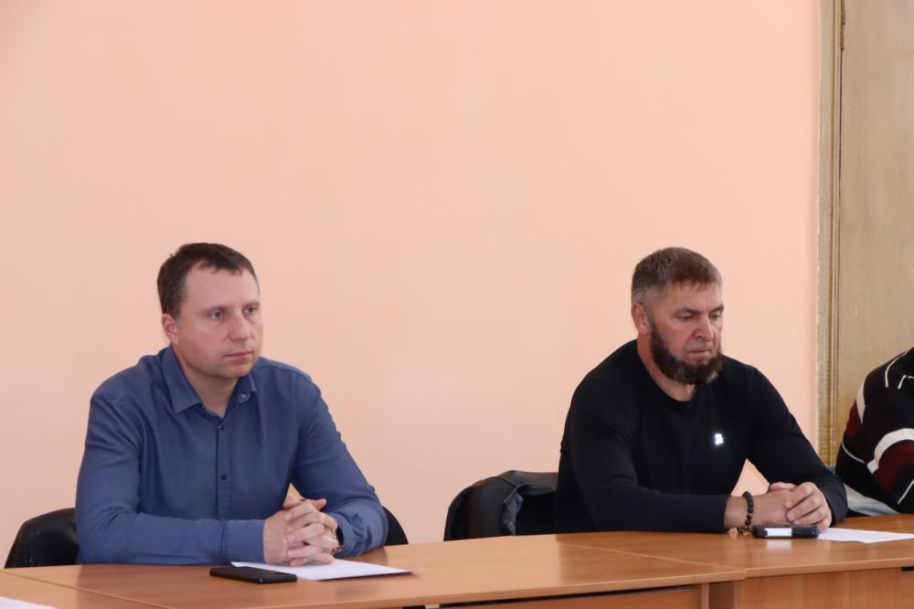 Евгений Бондарь: Одно из самых важных и насыщенных заседаний Совета Лутугинского муниципального округа I созыва состоялось сегодня в Администрации муниципалитета Евгений Бондарь: Одно из самых важных и насыщенных заседаний Совета Лутугинского муниципального округа I созыва состоялось сегодня в Администрации муниципалитета
