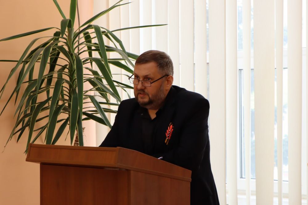 Евгений Бондарь: Одно из самых важных и насыщенных заседаний Совета Лутугинского муниципального округа I созыва состоялось сегодня в Администрации муниципалитета Евгений Бондарь: Одно из самых важных и насыщенных заседаний Совета Лутугинского муниципального округа I созыва состоялось сегодня в Администрации муниципалитета