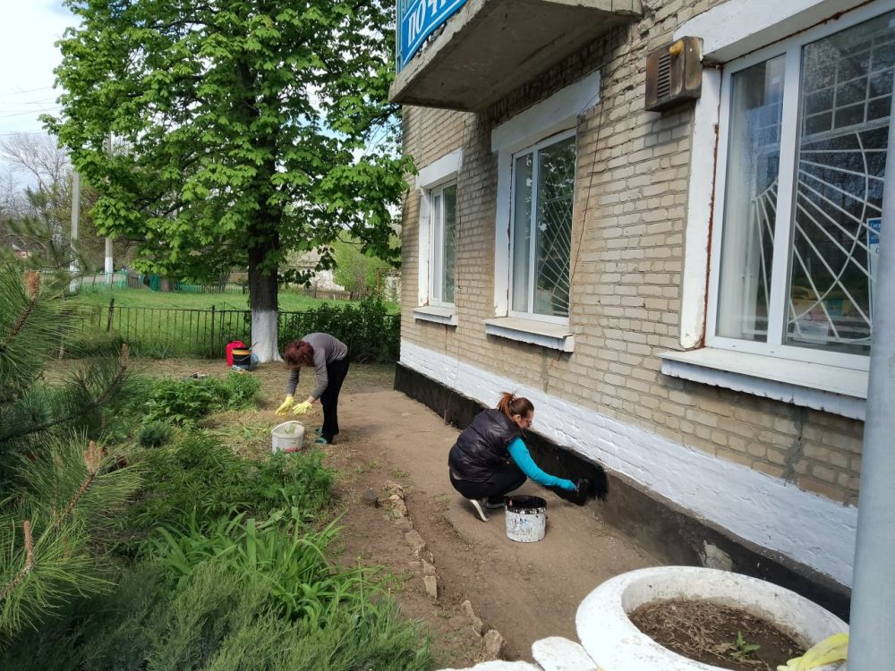 В населенных пунктах Краснодонщины продолжаются весенние субботники В населенных пунктах Краснодонщины продолжаются весенние субботники