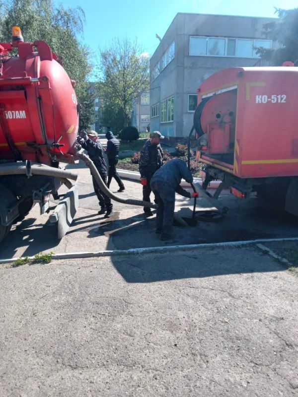Ульяновцы провели плановое техническое обслуживание канализационных сетей в Лутугино Ульяновцы провели плановое техническое обслуживание канализационных сетей в Лутугино