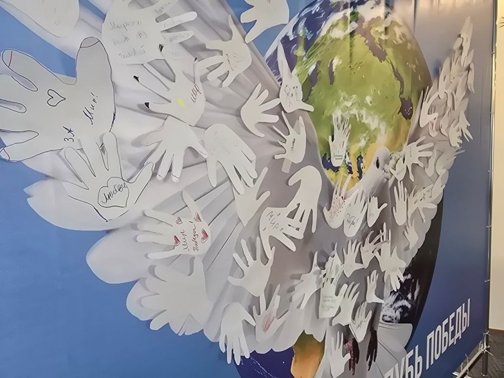 Энергетики Луганска присоединились ко Всероссийской акции «Голубь мира – голубь Победы» Энергетики Луганска присоединились ко Всероссийской акции «Голубь мира – голубь Победы»