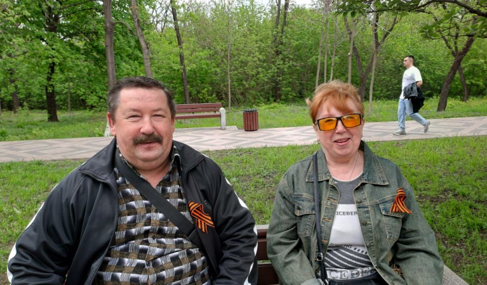 Всем посетителям парка – георгиевские ленты Всем посетителям парка – георгиевские ленты