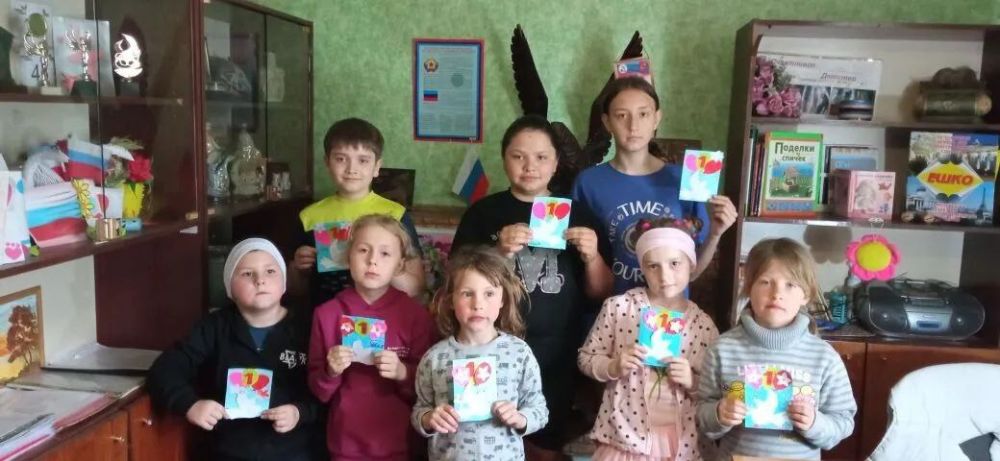 1 мая — День Весны и Труда, это - праздник, несущий тепло весеннего солнца, новые силы и вдохновение 1 мая — День Весны и Труда, это - праздник, несущий тепло весеннего солнца, новые силы и вдохновение