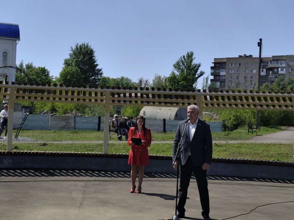 Первомайский праздник в Краснодоне прошел с небывалым размахом в самом сердце города Первомайский праздник в Краснодоне прошел с небывалым размахом в самом сердце города