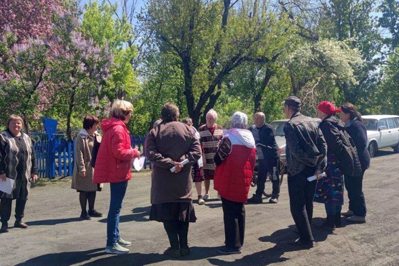 Специалисты отдел по обеспечению жизнедеятельности пгт Комсомольский провел встречу с жителями, посвященную вопросам благоустройства и пожарной безопасности Специалисты отдел по обеспечению жизнедеятельности пгт Комсомольский провел встречу с жителями, посвященную вопросам благоустройства и пожарной безопасности