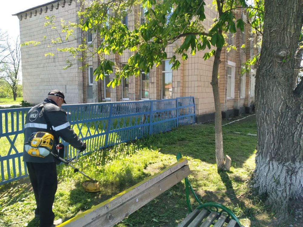 Сергей Козенко: К 80-летию Великой Победы в населенных пунктах Краснодонского муниципального округа активно проводятся работы по благоустройству объектов культурного наследия, посвященных Великой Отечественной войне Сергей Козенко: К 80-летию Великой Победы в населенных пунктах Краснодонского муниципального округа активно проводятся работы по благоустройству объектов культурного наследия, посвященных Великой Отечественной войне