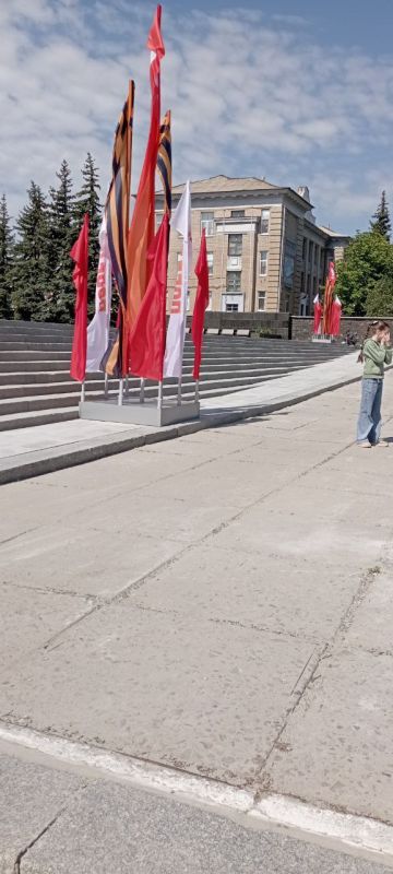 Андрей Рубанцов: Продолжаем готовить наш город к празднованию 9 Мая Андрей Рубанцов: Продолжаем готовить наш город к празднованию 9 Мая