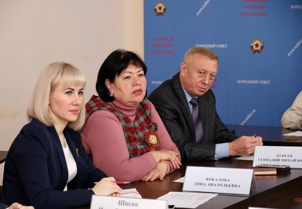 Инна Швенк: В Социальном комитете обсудили актуальные направления работы в сферах труда и социальной политики, образования и здравоохранения Инна Швенк: В Социальном комитете обсудили актуальные направления работы в сферах труда и социальной политики, образования и здравоохранения