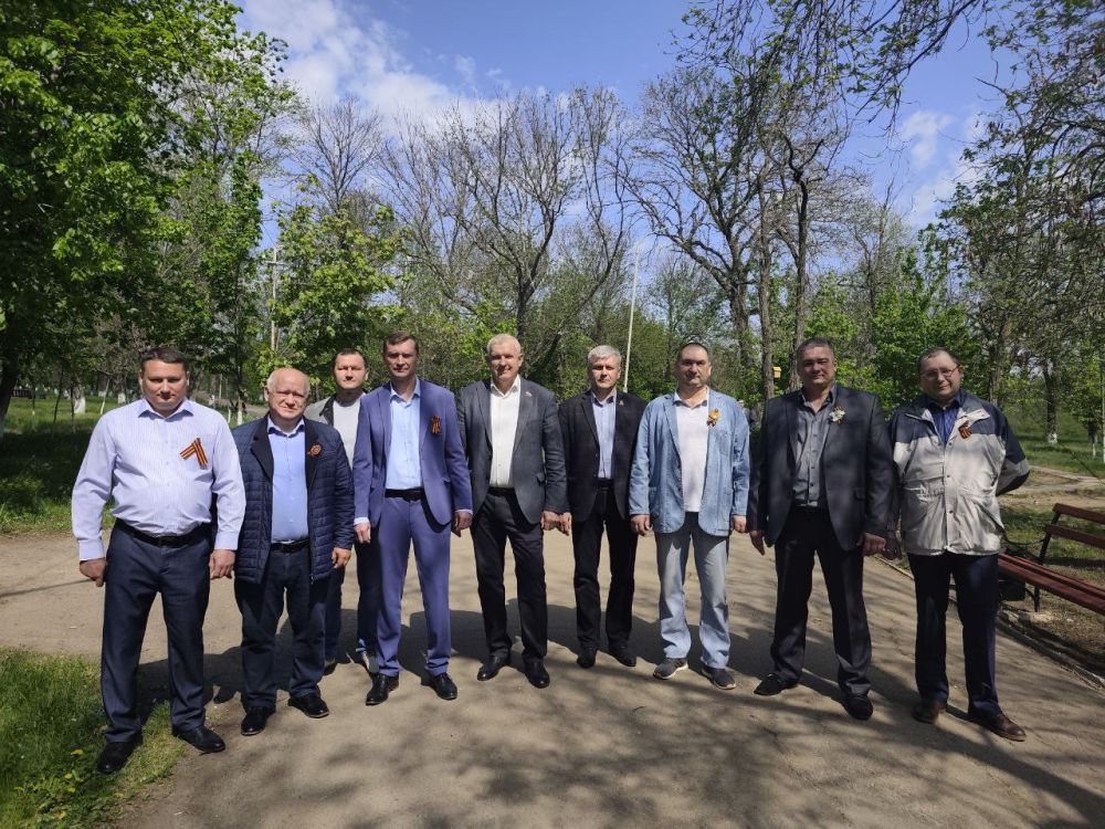 Первомайский праздник в Краснодоне прошел с небывалым размахом в самом сердце города Первомайский праздник в Краснодоне прошел с небывалым размахом в самом сердце города