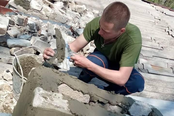 В двух домах Червонопартизанска проведен демонтаж старой кирпичной кладки В двух домах Червонопартизанска проведен демонтаж старой кирпичной кладки