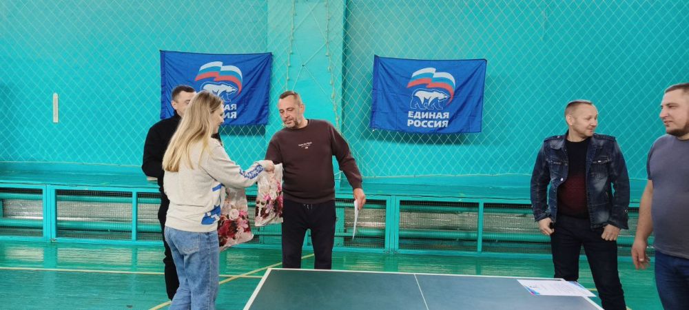 Единороссы Славяносербщины провели турнир по настольному теннису Единороссы Славяносербщины провели турнир по настольному теннису