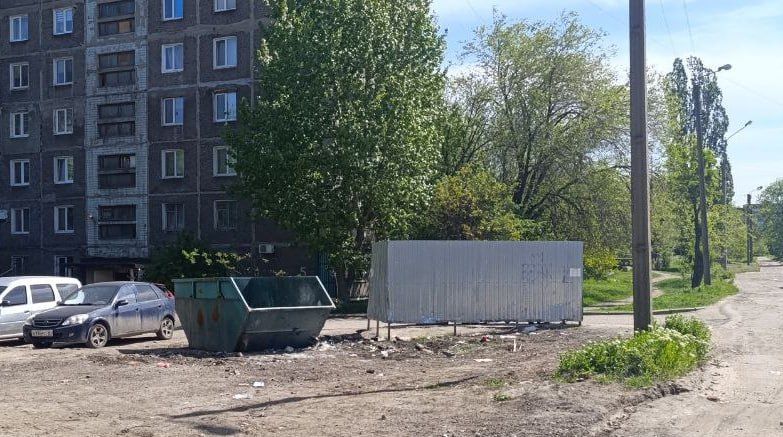 Пока алчевцы отдыхают. Несмотря на длинные выходные, коммунальные службы Алчевска работают Пока алчевцы отдыхают. Несмотря на длинные выходные, коммунальные службы Алчевска работают