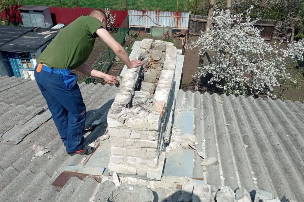 В двух домах Червонопартизанска проведен демонтаж старой кирпичной кладки В двух домах Червонопартизанска проведен демонтаж старой кирпичной кладки