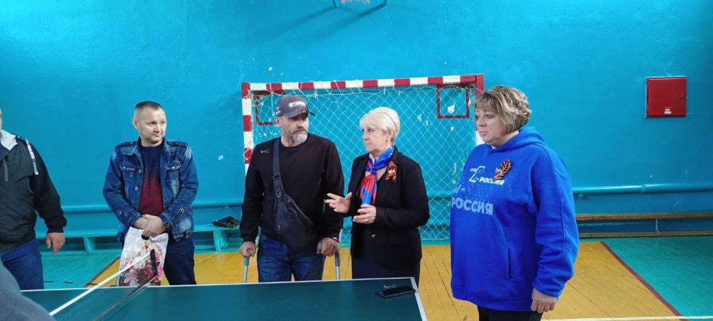 Единороссы Славяносербщины провели турнир по настольному теннису Единороссы Славяносербщины провели турнир по настольному теннису