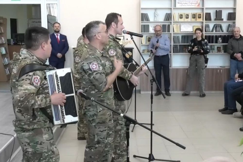Cпециалисты Свердловской централизованной библиотечной системы приняли участие в Межрегиональном патриотическом форуме «Донбасс - земля героев» на площадке Луганской Республиканской универсальной научной библиотеки имени М.... Cпециалисты Свердловской централизованной библиотечной системы приняли участие в Межрегиональном патриотическом форуме «Донбасс - земля героев» на площадке Луганской Республиканской универсальной научной библиотеки имени М....