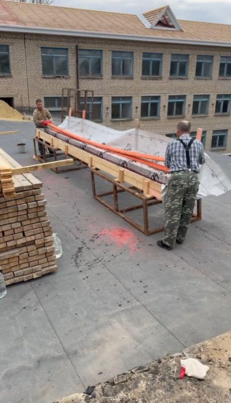 В Антрацитовском округе продолжает работу по ремонту и восстановлению социальных объектов Минстрой Калмыкии В Антрацитовском округе продолжает работу по ремонту и восстановлению социальных объектов Минстрой Калмыкии
