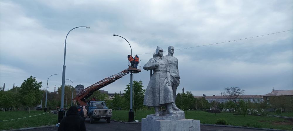 Город готовится ко Дню Победы Город готовится ко Дню Победы