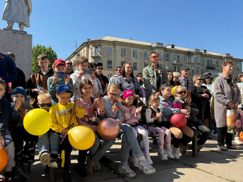 В ЛНР при поддержке «Единой России» продолжаются уличные концерты «Марш Победы» В ЛНР при поддержке «Единой России» продолжаются уличные концерты «Марш Победы»