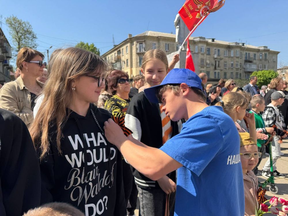 В ЛНР при поддержке «Единой России» продолжаются уличные концерты «Марш Победы» В ЛНР при поддержке «Единой России» продолжаются уличные концерты «Марш Победы»