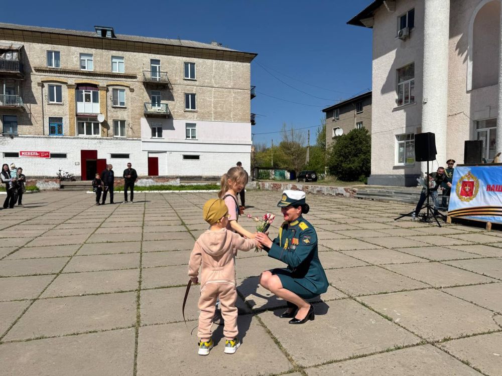 В ЛНР при поддержке «Единой России» продолжаются уличные концерты «Марш Победы» В ЛНР при поддержке «Единой России» продолжаются уличные концерты «Марш Победы»