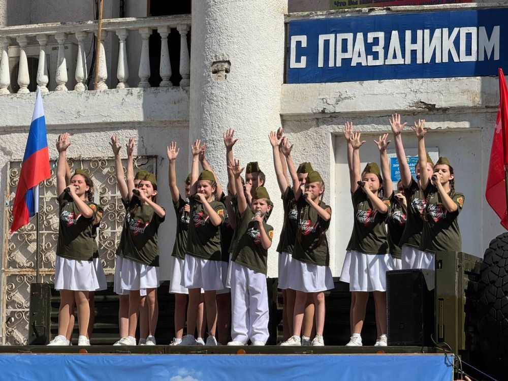 В ЛНР при поддержке «Единой России» продолжаются уличные концерты «Марш Победы» В ЛНР при поддержке «Единой России» продолжаются уличные концерты «Марш Победы»