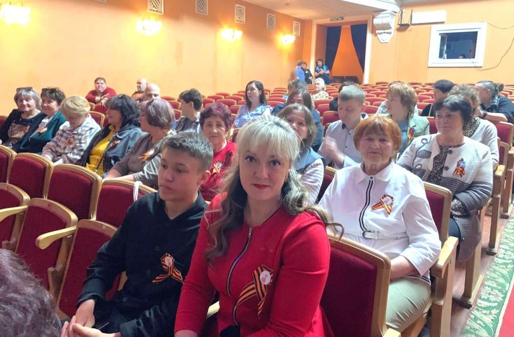 В преддверии 80-летия Победы в Великой Отечественной войне по инициативе активисток "Женского движения"ВПП "Единая Россия" была организована поездка для активистов и сторонников партии в Луганский академический... В преддверии 80-летия Победы в Великой Отечественной войне по инициативе активисток "Женского движения"ВПП "Единая Россия" была организована поездка для активистов и сторонников партии в Луганский академический...
