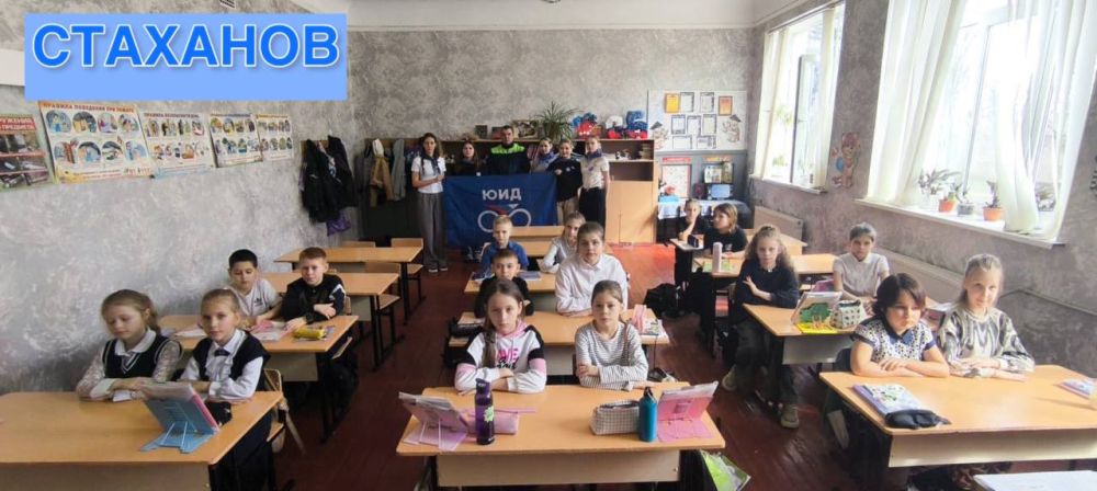 Госавтоинспекторы Алчевска, Стаханова и Беловодска принимают участие в проведении акции «Дороги Победы» Госавтоинспекторы Алчевска, Стаханова и Беловодска принимают участие в проведении акции «Дороги Победы»