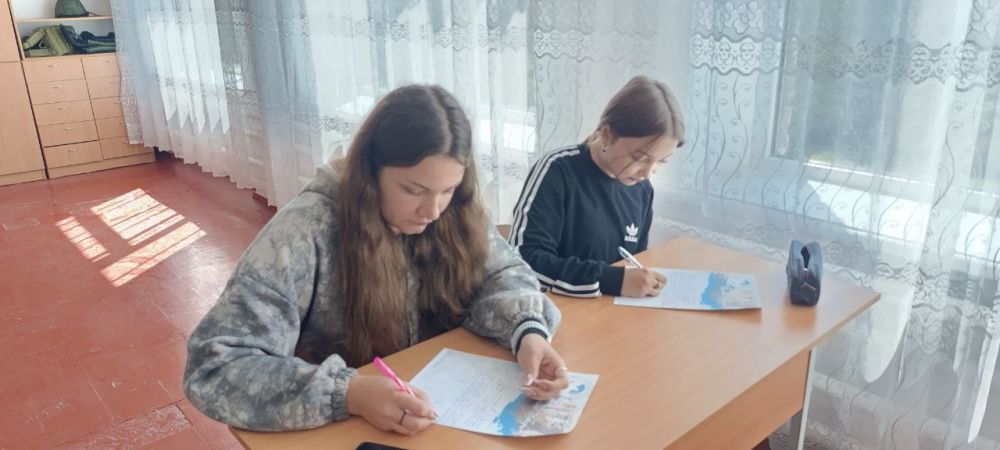 Школьники Меловского муниципального округа пишут письма Победы Школьники Меловского муниципального округа пишут письма Победы