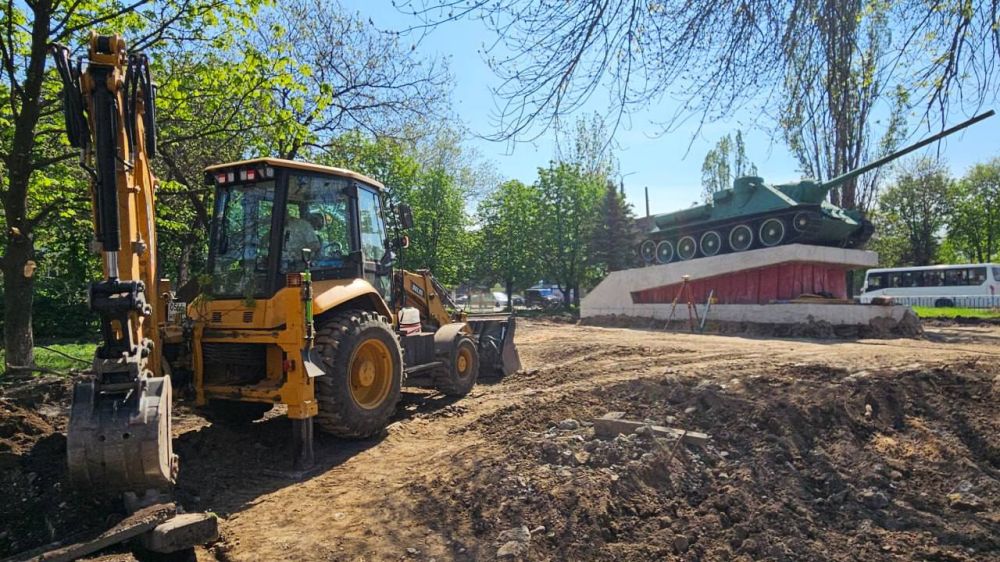Помним!. Подвиг воинов Красной Армии, которые прошагали дорогами войны до самого Берлина и завоевали историческую Победу Помним!. Подвиг воинов Красной Армии, которые прошагали дорогами войны до самого Берлина и завоевали историческую Победу