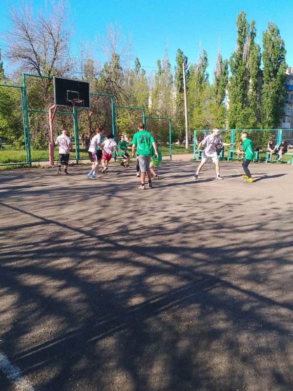В Суходольске состоялся товарищеской турнир по баскетболу, посвященный Победе в Великой Отечественной войне В Суходольске состоялся товарищеской турнир по баскетболу, посвященный Победе в Великой Отечественной войне