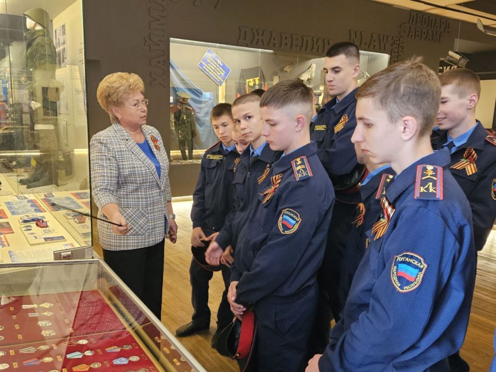 Ольга Бас: В преддверии 80-летия Великой Победы для воспитанников Республиканского казачьего кадетского корпуса имени маршала авиации Александра Ефимова провела урок мужества "Две войны - два мира" Ольга Бас: В преддверии 80-летия Великой Победы для воспитанников Республиканского казачьего кадетского корпуса имени маршала авиации Александра Ефимова провела урок мужества "Две войны - два мира"