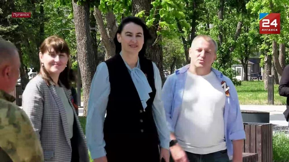 Фотовыставку ЛуганскИнформЦентра «Мгновения Победы» открыли в Луганске