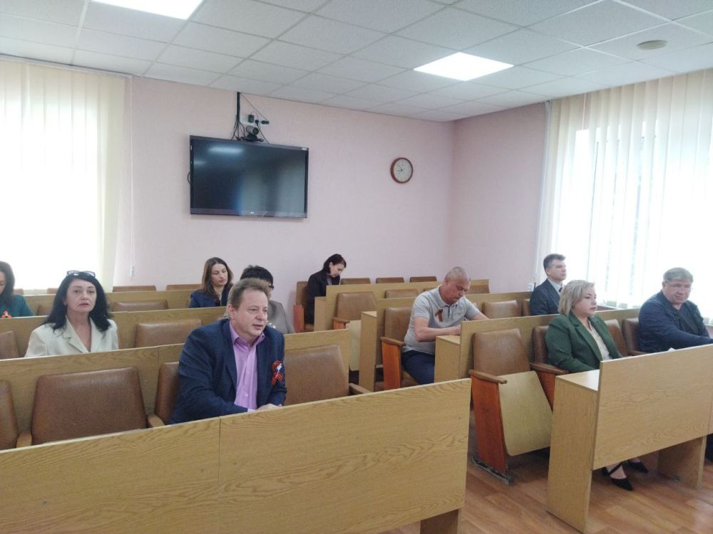 Андрей Рубанцов: Понедельник начал с традиционного рабочего совещания Андрей Рубанцов: Понедельник начал с традиционного рабочего совещания