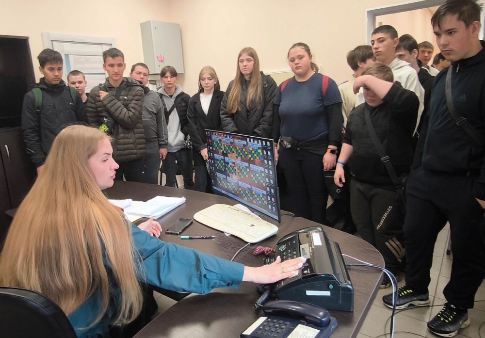 Обучающиеся Лутугинского колледжа приняли участие во Всероссийском открытом уроке культуры безопасности Обучающиеся Лутугинского колледжа приняли участие во Всероссийском открытом уроке культуры безопасности