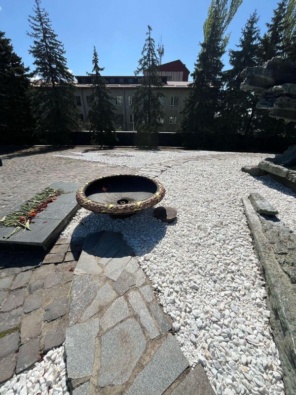 Мемориал «Слава» в Ровеньках обновлён силами Республики Коми Мемориал «Слава» в Ровеньках обновлён силами Республики Коми