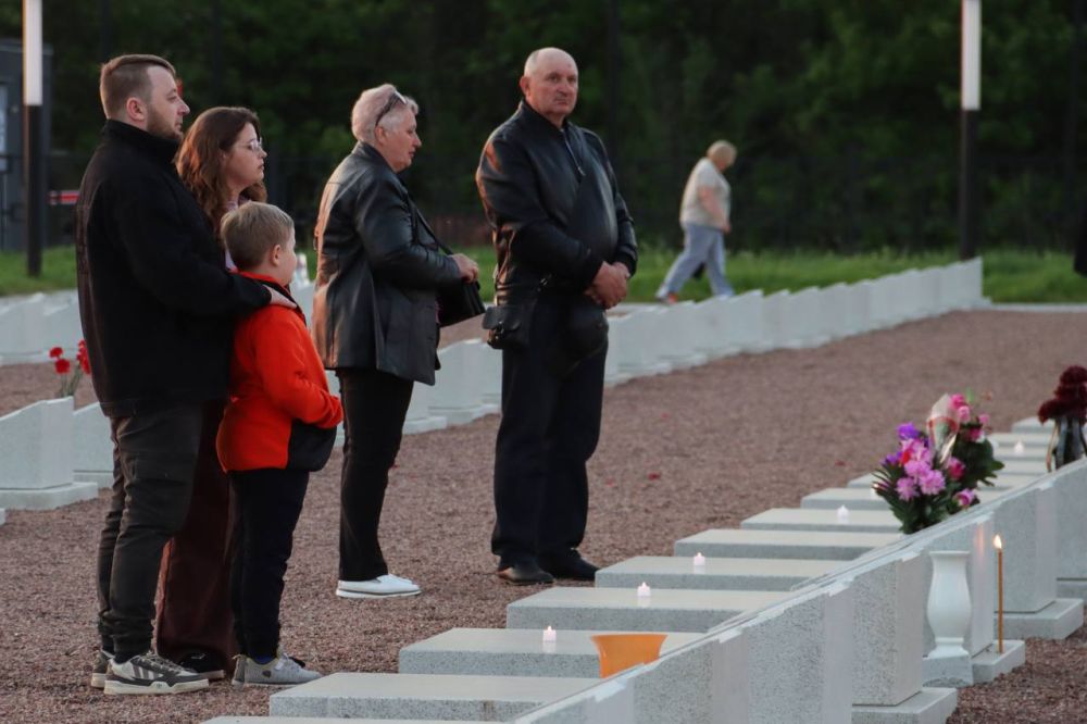 Вечный огонь приехал в ЛНР из Александровского сада Вечный огонь приехал в ЛНР из Александровского сада