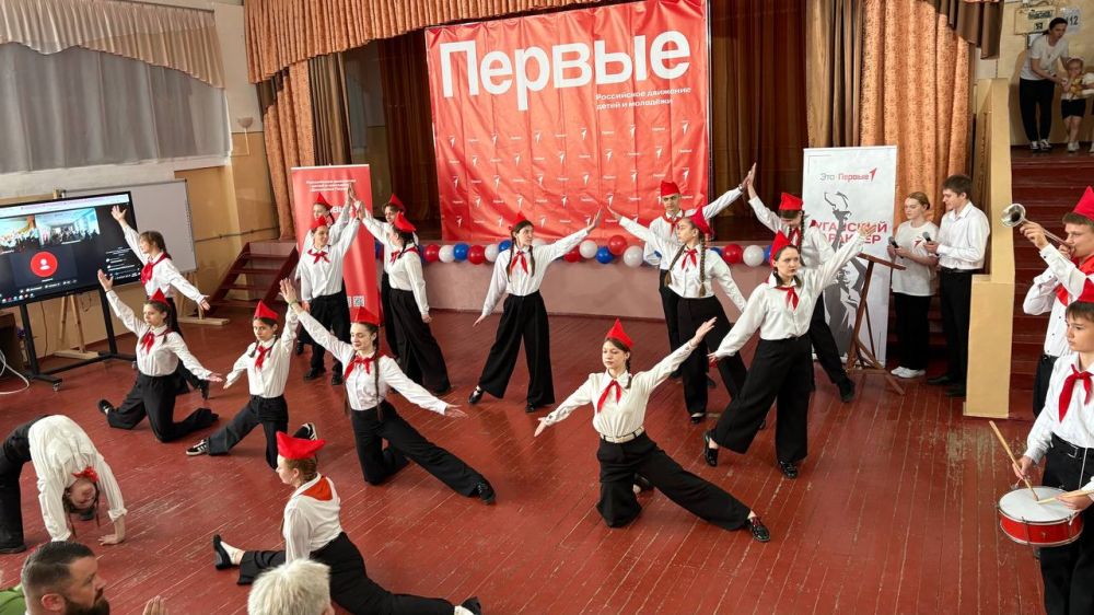 Сегодня совместно с коллегами Квачуком Сергеем Анатольевичем и Халецким Сергеем Петровичем приняли участие в Республиканском форуме «Луганский характер – характер победителей»приуроченного к 80-летию Победы в Великой... Сегодня совместно с коллегами Квачуком Сергеем Анатольевичем и Халецким Сергеем Петровичем приняли участие в Республиканском форуме «Луганский характер – характер победителей»приуроченного к 80-летию Победы в Великой...